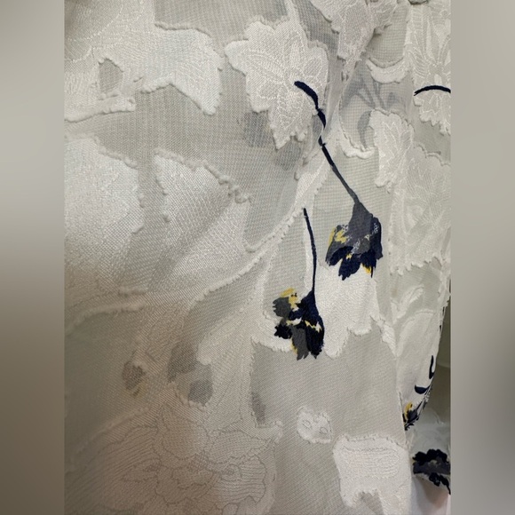 Lucky Brand Women's Floral Cold Shoulder Top NWOT - Picture 4 of 9